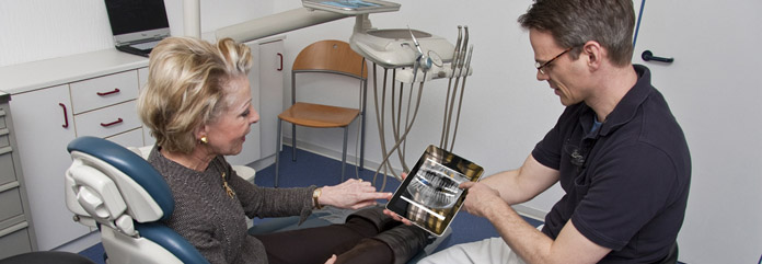Dr. Karsten Dommer